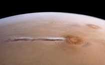 An elongated cloud behind Arsia Mons on Mars