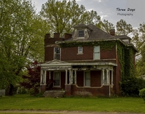An old house in eastern Illinois x 