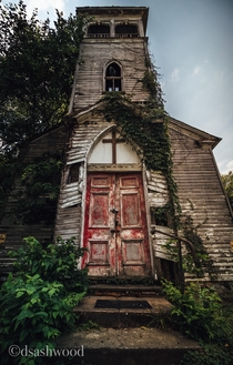 Beautiful abandoned church in Maryland 