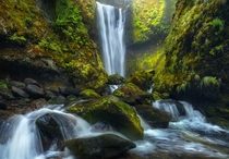 Big Chungus Falls in the Columbia River Gorge - Oregon - 