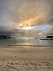 Breathtaking Sunsets  Vommuli Island Maldives 