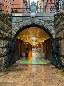 Brunkebergs tunnel is a  meters long shortcut for cyclists and pedestrians through a ridge in the city center It is located between David Bagares gata and Tunnelgatan and turned out to be a difficult task for the engineers back in  Two years later it was 