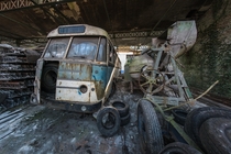 Bus of decay