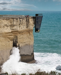 Concept house is pinned to the side of a cliff with unrivalled views of the Indian Ocean 