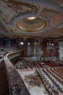 Crumbly Theater
