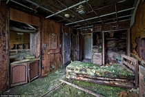 Decaying room in an abandoned hotel 
