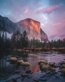 Dramatic Sunset in Yosemite Valley  IG youngmoneykim
