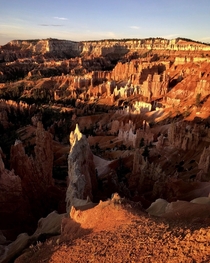 Early morning in otherworldly Bryce Canyon National Park 
