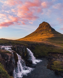Ending the day below Mt Kirkjufell in Iceland  Instagram worldpins