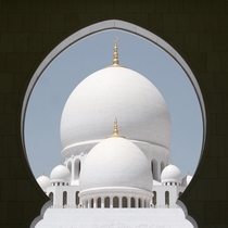 Entrance of the Sheikh Zayed Mosque designed by Yusef Abdelki 