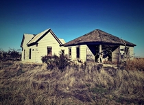 Explored a Abandoned Farm house in Texas