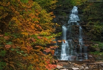 Fall colors at Ganoga Falls Ricketts Glen