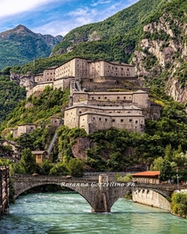 Forte di Bard a th century fortified complex built by the House of Savoy on a strategic rock spur that blocks access through the Aosta Valley northwestern Italy The previous fortress was razed to the ground by Napoleon after the seige of 