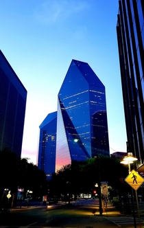 Fountain Place - Dallas Texas