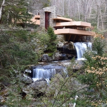 Frank Lloyd Wrights Fallingwater Home In Pennsylvania 