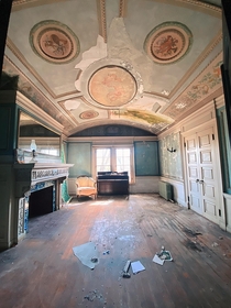 French mural in an abandoned mansion