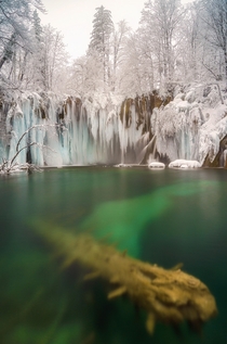 Frozen Plitvice Lakes 