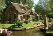 Giethoorn The Enchanting Town Without Streets Netherlands 