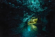Glow Worm Cave in Waitamo New Zealand 