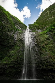 Hawaii waterfall 