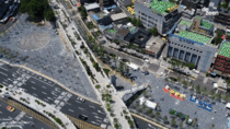 Highway transformed into a pedestrian-only urban garden in Seoul