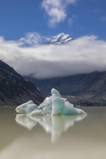 Hooker Lake Iceberg New Zealand 