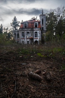 I visited abandoned villas in Poland 