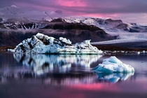 Icebergs on the Icelandic Jkulsrln lagoon at dusk  photo by Dennis Fischer