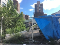 If were doing abandoned planes heres a random Cessna fuselage in a lot soon to be developed on the Lower East Side of Manhattan Not a lot of GA airports nearby so your guess is as good as mine x 