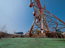 Japanese Ferris Wheel left to slowly decay 