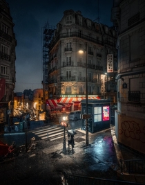 Late nights in the streets of Paris 