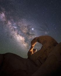 Milky Way alignment at the Mobius Arch in Alabama Hills California  IG the_lost_coast