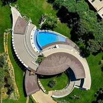 Modern residence in Portugal designed by Vasco Vieira  ARQUI 