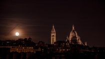 Moonrise over the Sacr-Cur Paris 