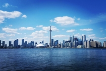 My GF and I went canoeing at the Toronto islands the other day and snapped this great pic x