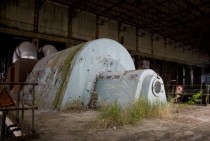 Old but beautiful turbine of a deserted power plant x-post rMachinePorn 