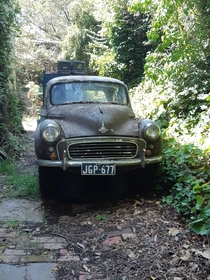 Old Morris Minor in an mining tourist town
