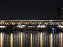 Paris Metro crossing Pont de Bercy 