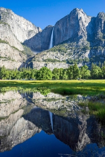 Perfect dawn conditions at Yosemite Falls  rowansims