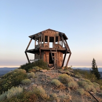 Pilot peak fire lookout station