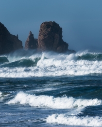 Powerful waves in Australia x  IG mattfischer_photo