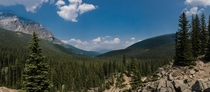 Reverse view from Reddit Lake Moraine rockpile Banff 