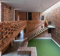 Revival of a country house in Bangladesh