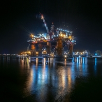 Scandinavian Oil Platform  photo by Tomasz Suterski