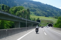 Separated tunnels and bridges near Lake Zurich 