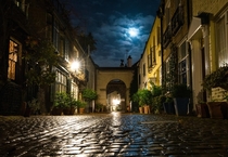 Side streets in central London can look stunningly different to the main roads 