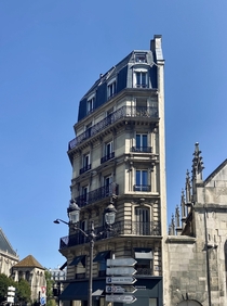 Skinny apartment building in Paris  Rue Saint-Martin Paris rd Arrondissement