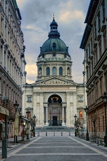 St Stephens Basilica in Budapest Hungary  designed by Mikls Ybl  completed in   