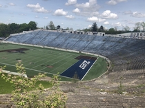 Stadium left to rot in Ohio