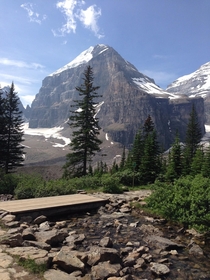 Stopping for a rest on the Plain of Six Glaciers trail 